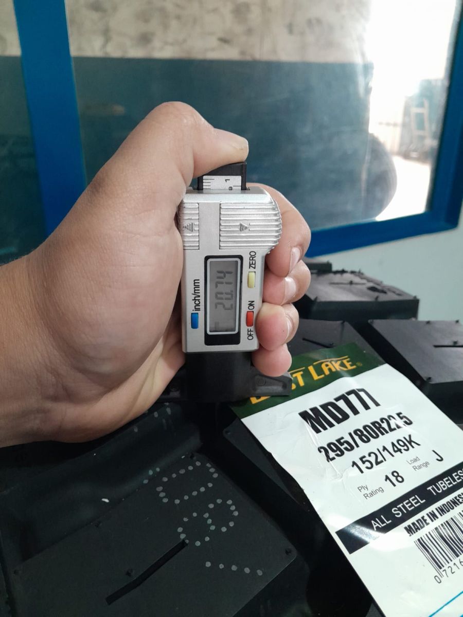 PNEU 295/80R22.5 18PR 152/149K TL MD777 BORRACHUDO MISTO TRAYDE