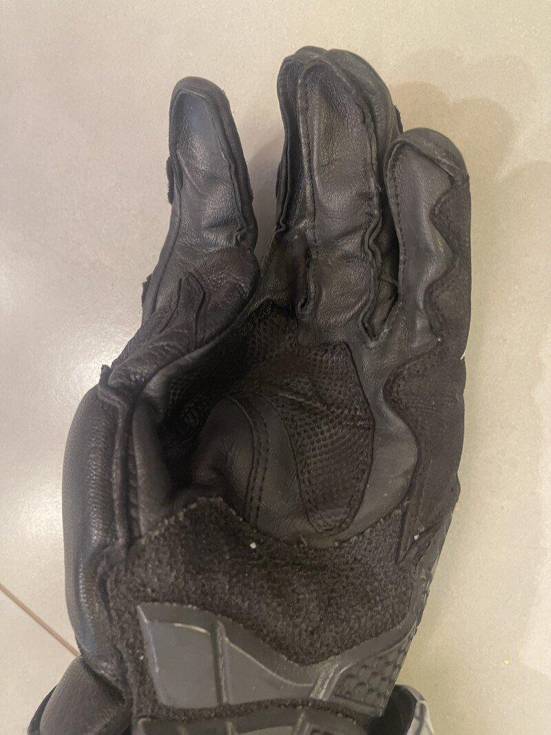 Macacão Dainese 2 Peças Tamanho 52 + Par de Botas Dainese + Protetor de Coluna e Tórax Dainese + Par de Luvas Alpinestars - Usado